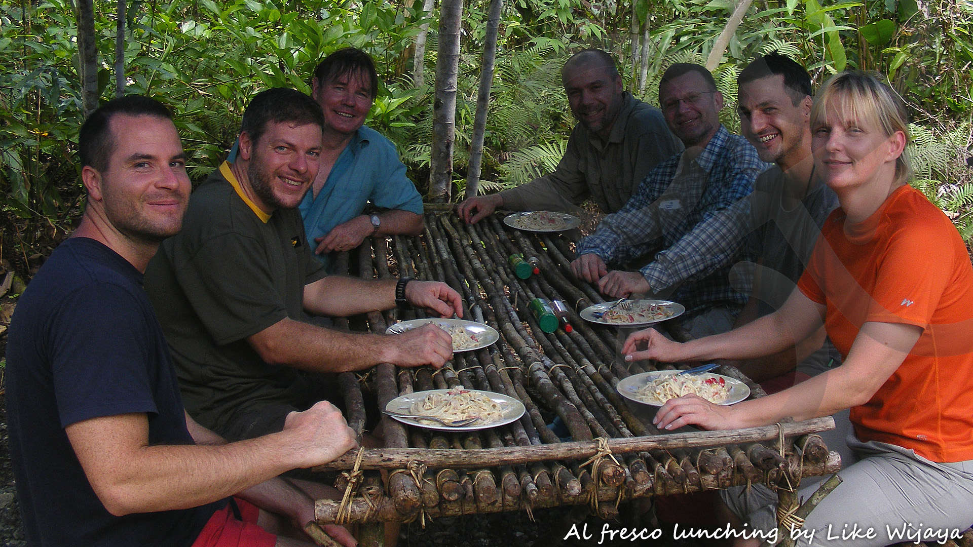 The joy of al fresco lunching inside Waigeo Island's beating heart of biodiversity with Papua Expeditions. Copyright &copy; Like Wijaya